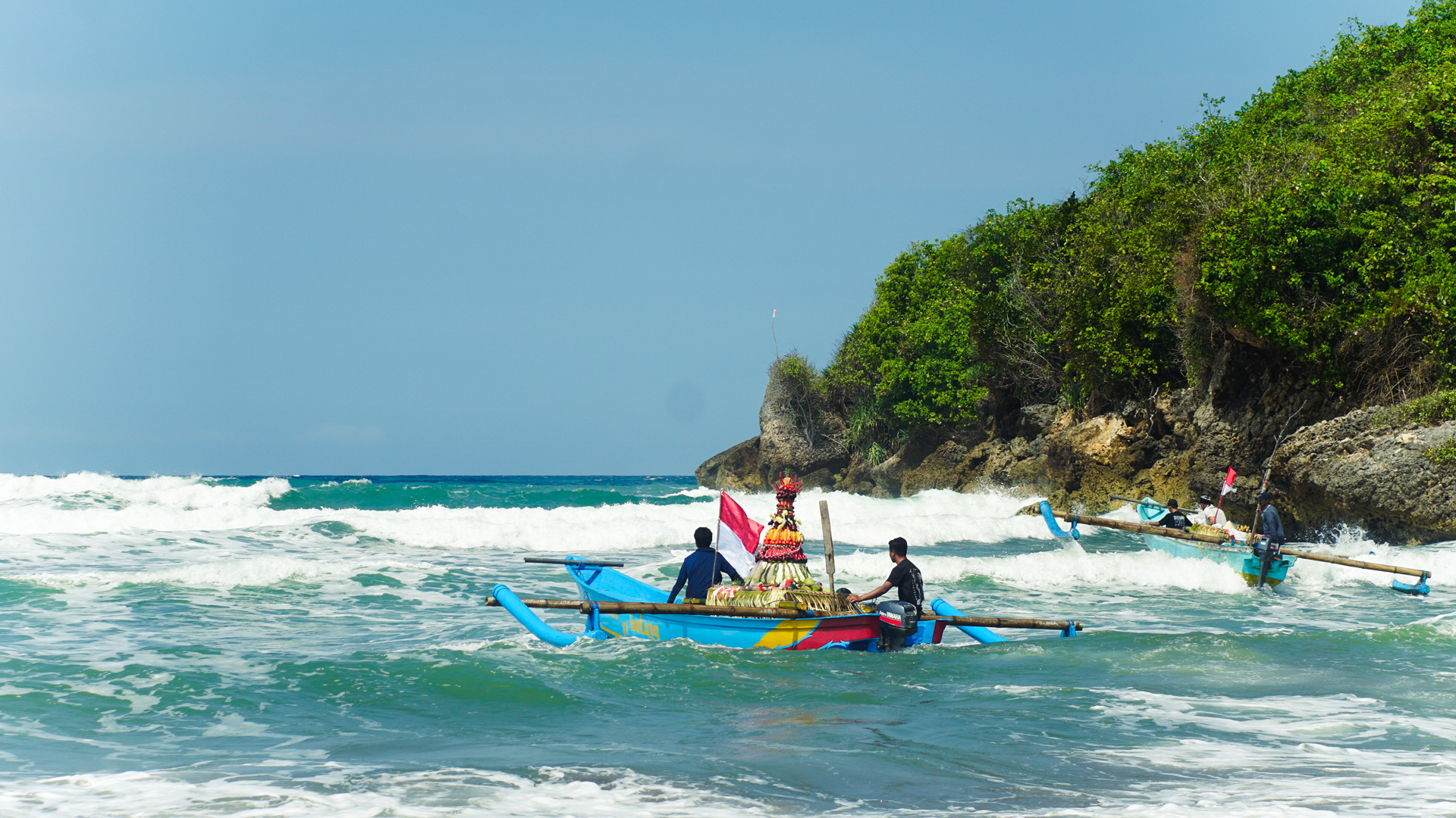 Penyerahan Sesaji Laut